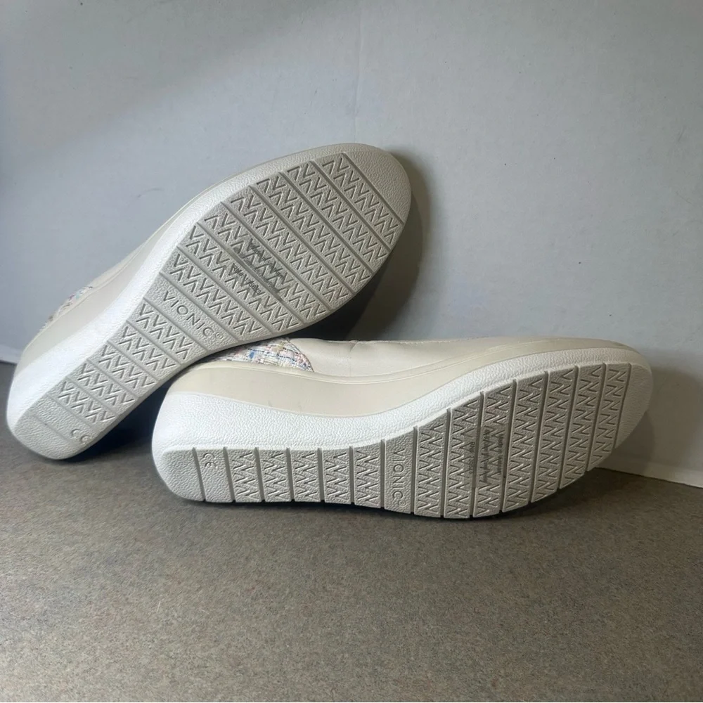 Vionic Jacey Women’s Slip On Wedges Size 6